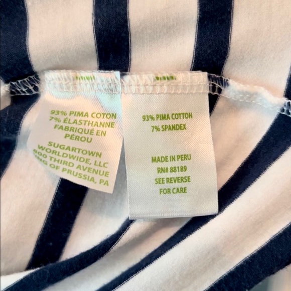 ✨GUC✨ LILLY PULITZER PUFF SLEEVE NAVY & WHITE STRIPPED SHIRT 💙🤍 - Picture 4 of 5